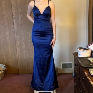 Sherri Hill prom gown in beautiful blue size 4.